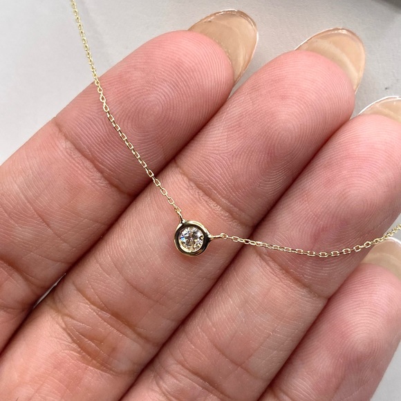 14KT Gold Diamond Bezel Necklace 0.09ctw